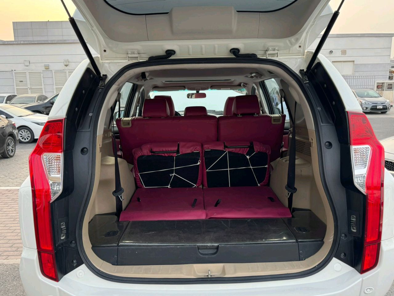 Mitsubishi Montero sport - Image 7