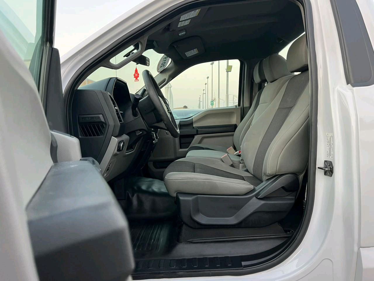 Ford F-Series Pickup - Image 6