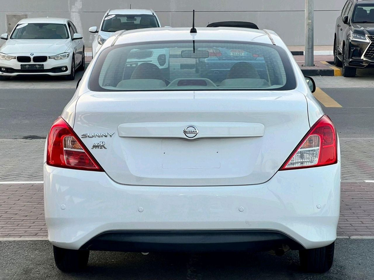 Nissan Sunny - Image 5