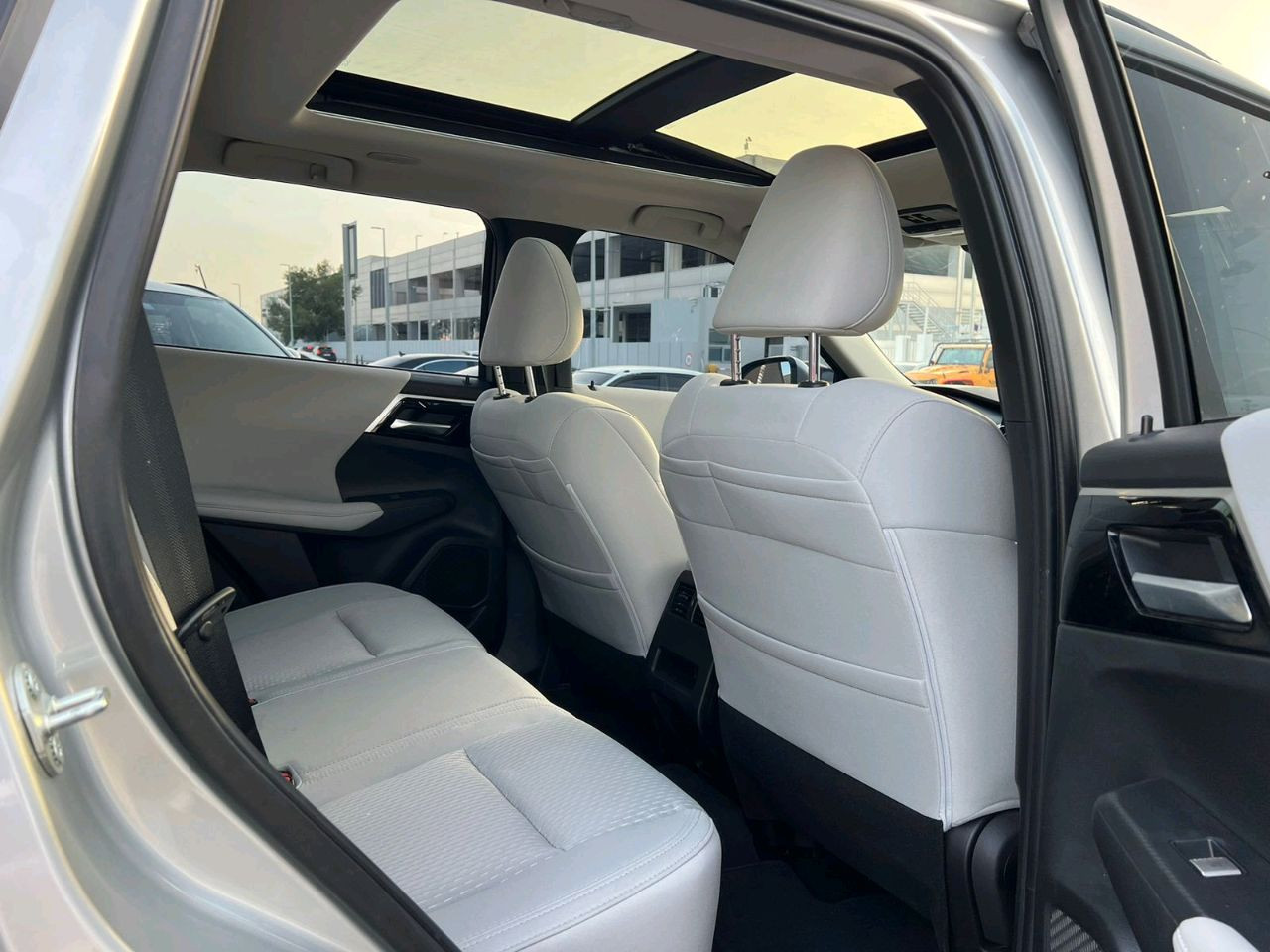 Mitsubishi Outlander - Image 8