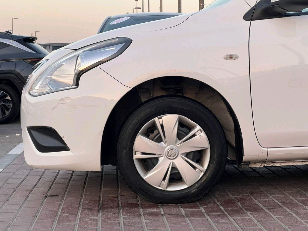 Nissan Sunny - Image 6