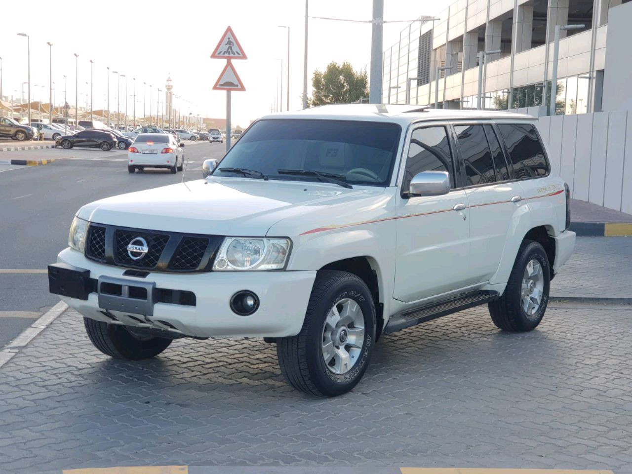 Nissan Patrol - Image 10