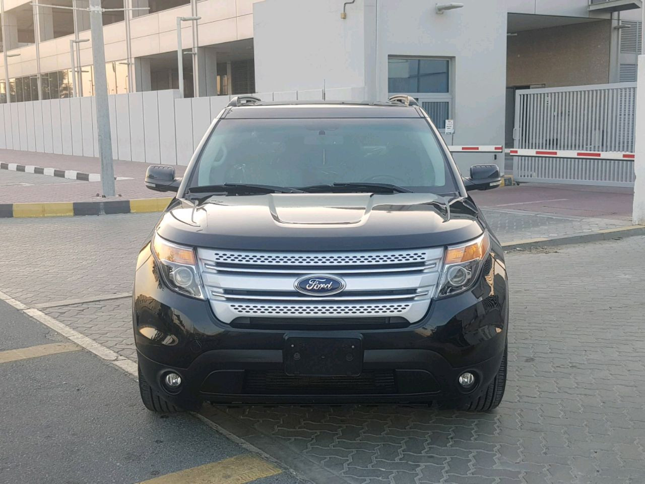 Ford Explorer - Image 7