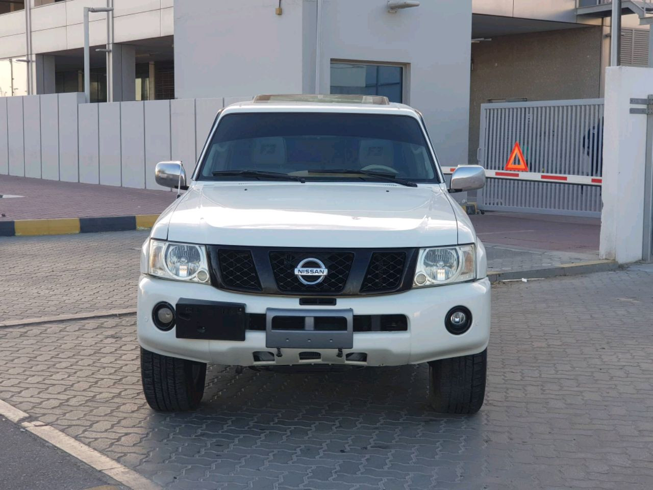 Nissan Patrol - Image 9