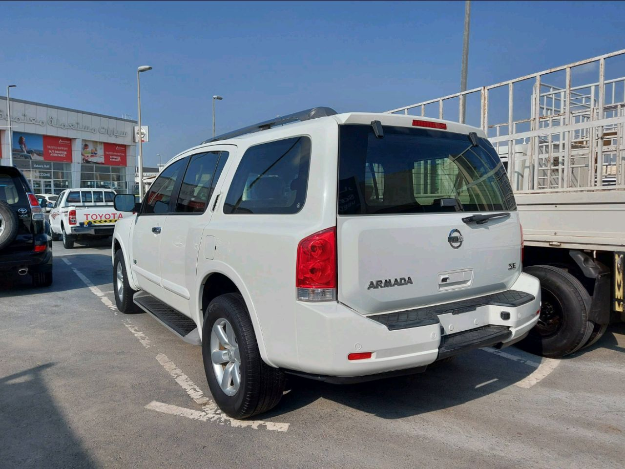 Nissan Armada - Image 3