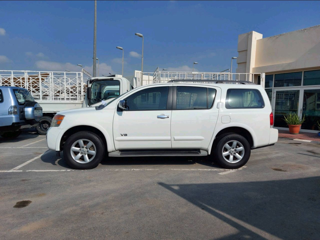 Nissan Armada - Image 5