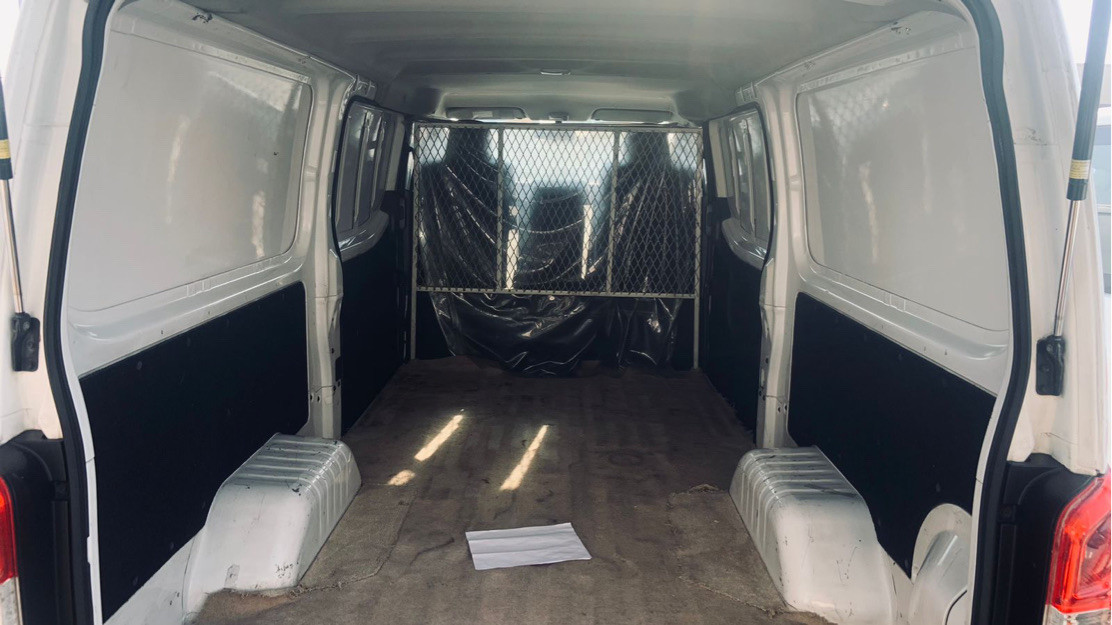 Nissan Urvan - Image 4