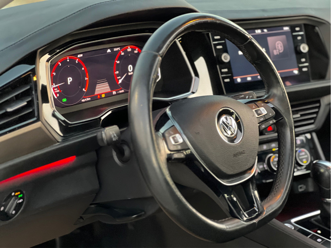 Volkswagen Jetta - Image 10