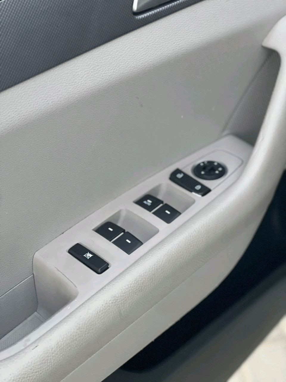 Hyundai Sonata - Image 3