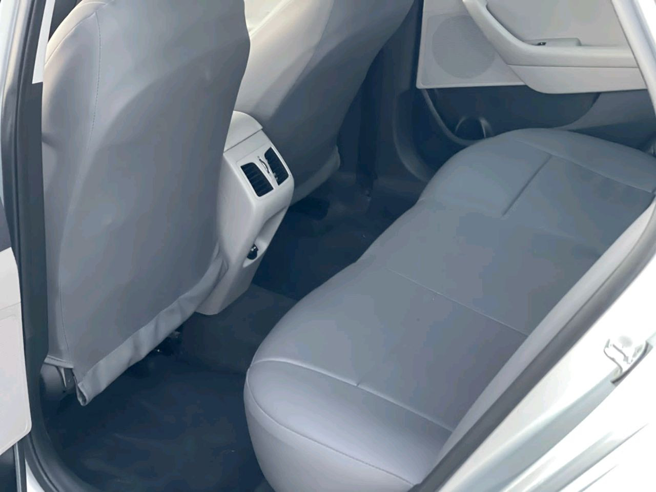 Hyundai Sonata - Image 9