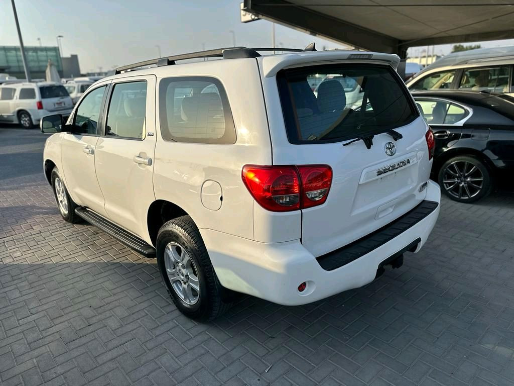 Toyota Sequoia - Image 3