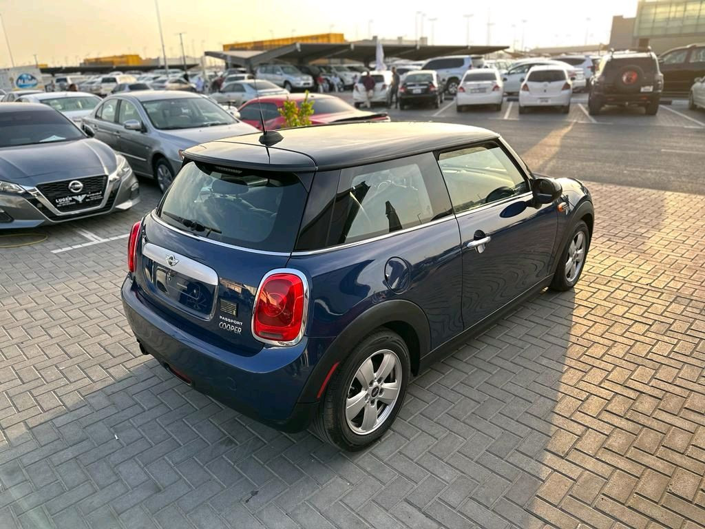Mini Cooper Model S - Image 4