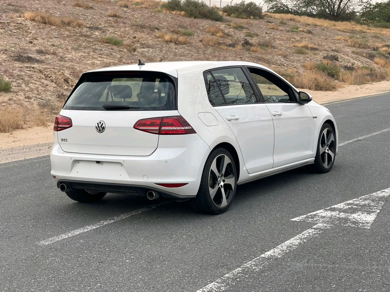 Volkswagen Golf - Image 7