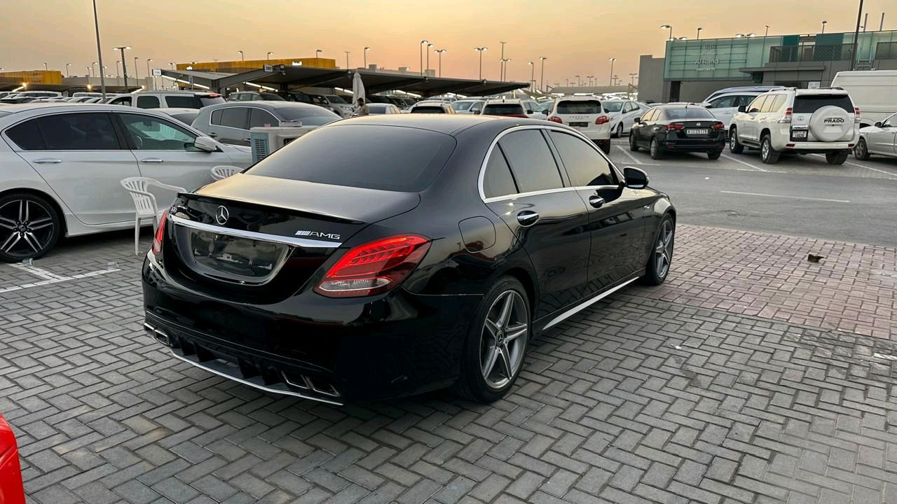 Mercedes Benz C-Class - Image 10