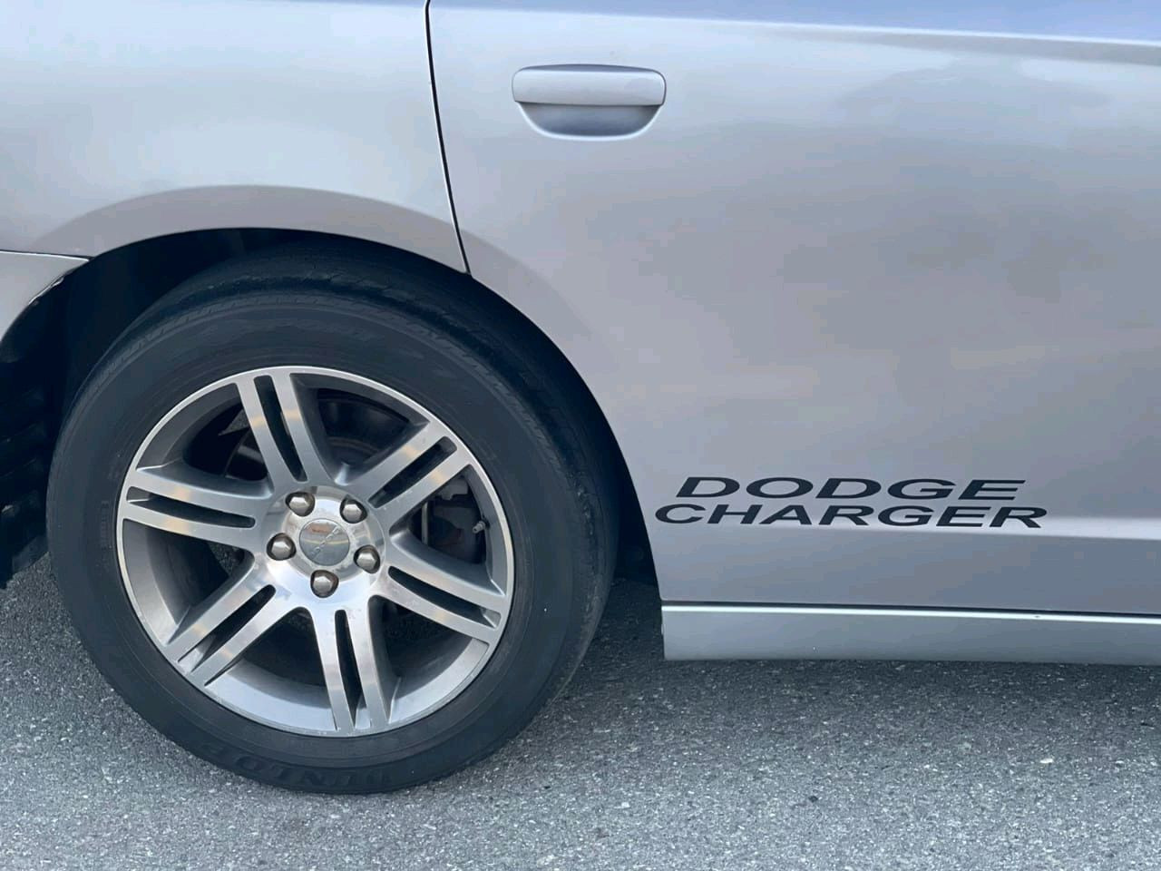Dodge Charger - Image 11