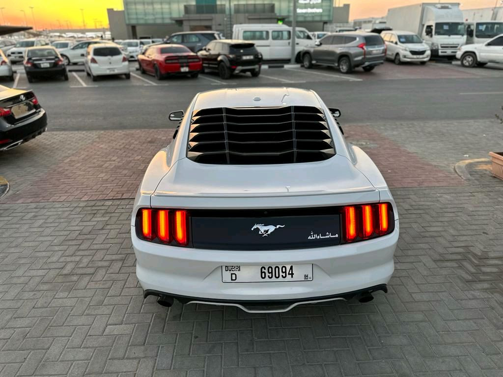 Ford Mustang - Image 12