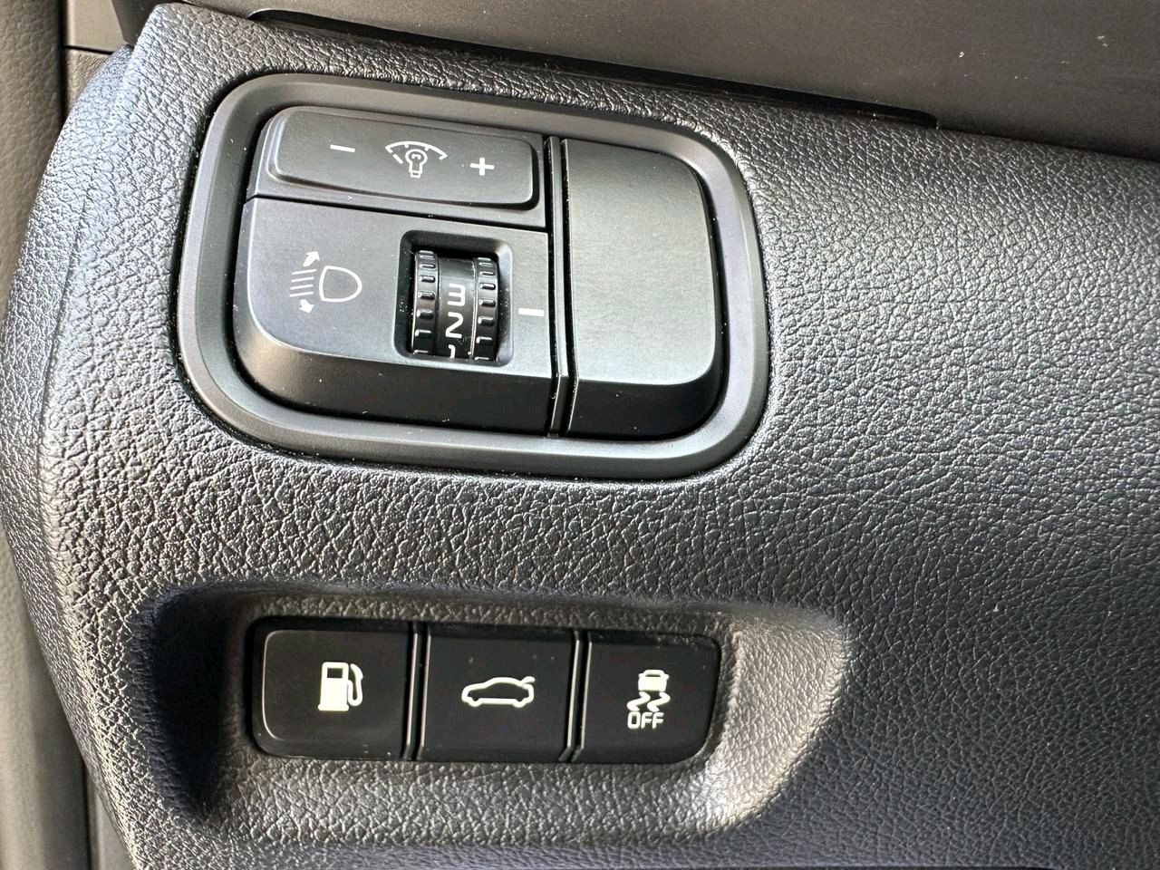 KIA Optima - Image 12