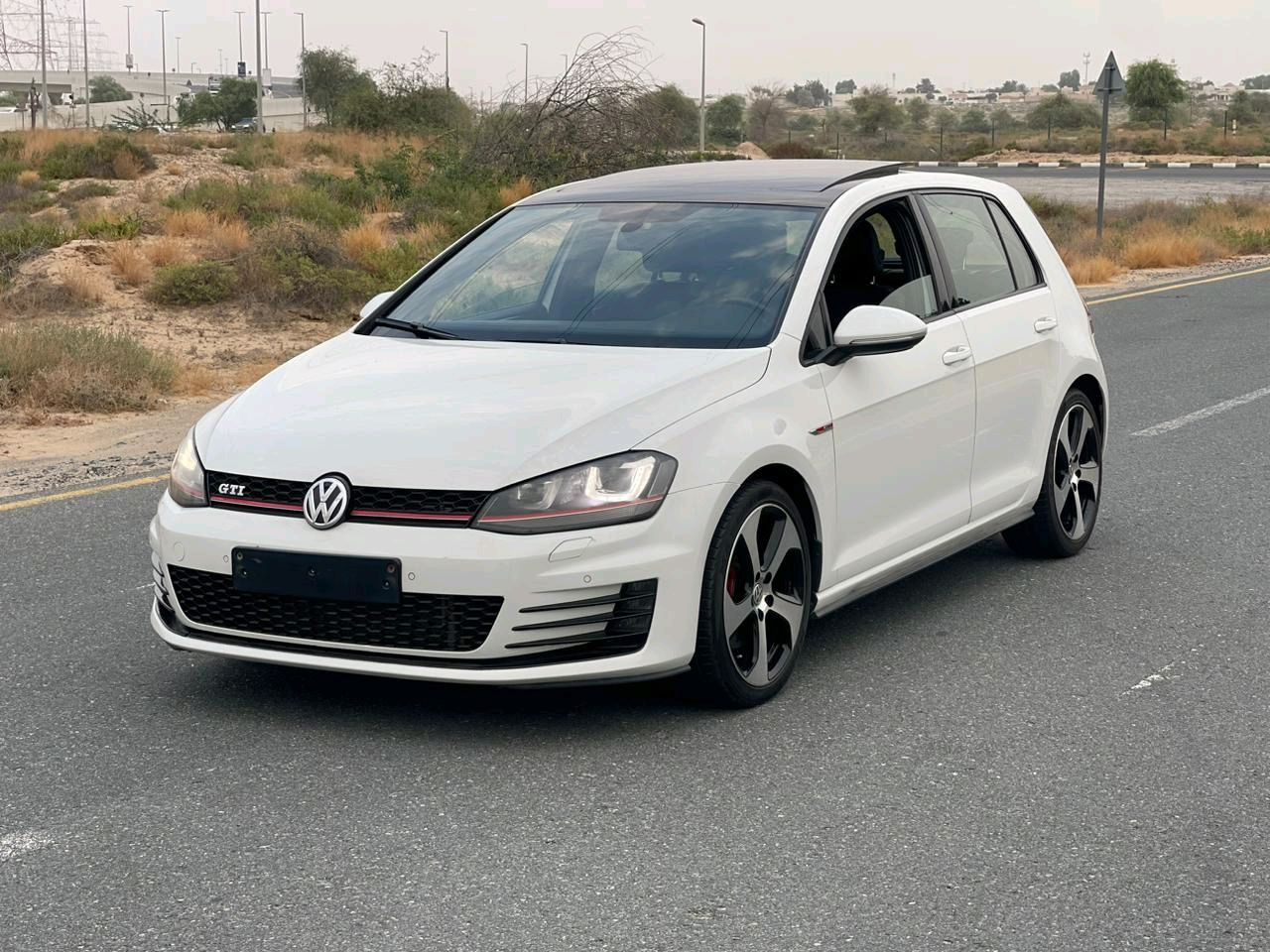 Volkswagen Golf - Image 10