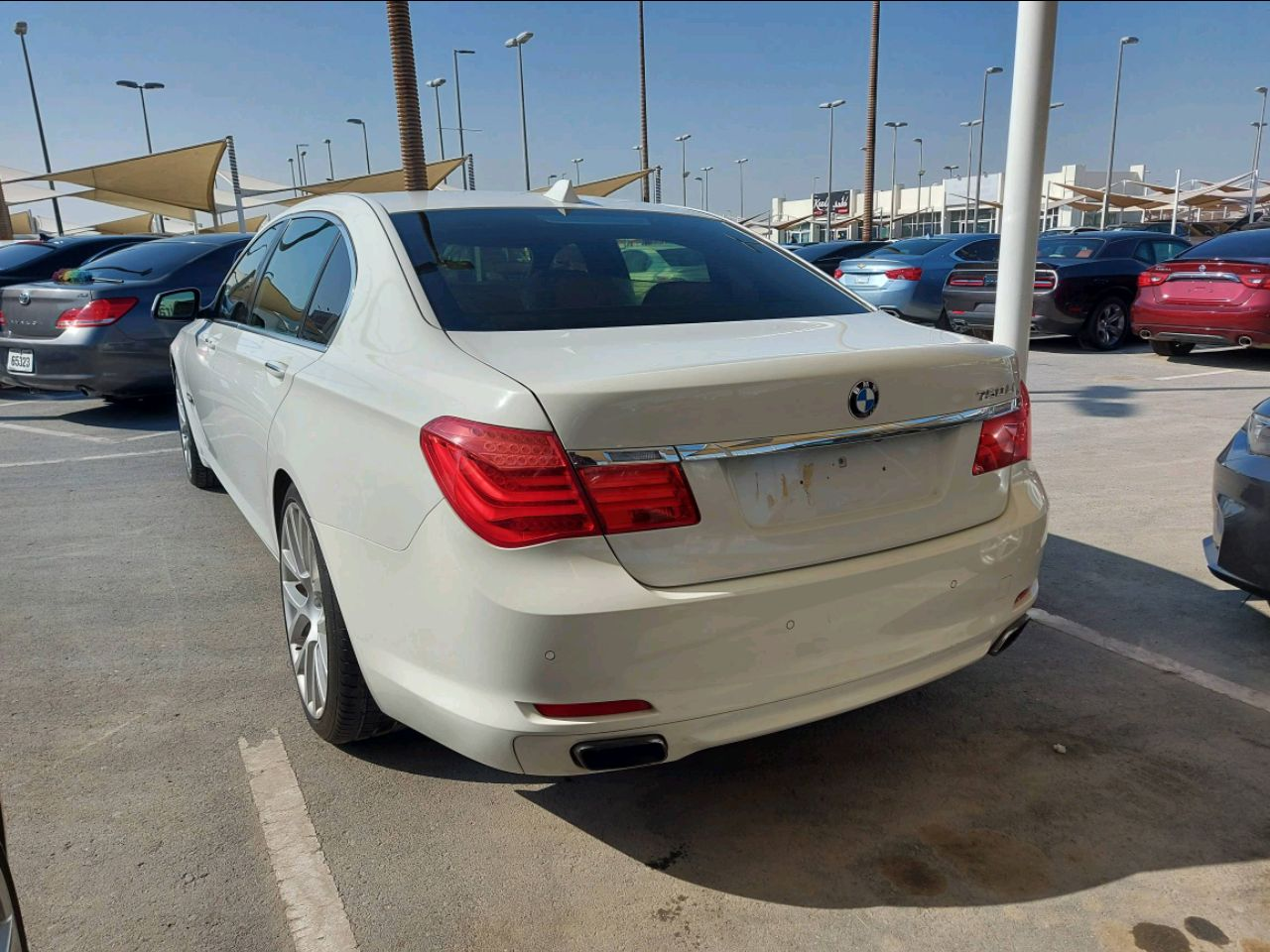 BMW 7-Series - Image 5