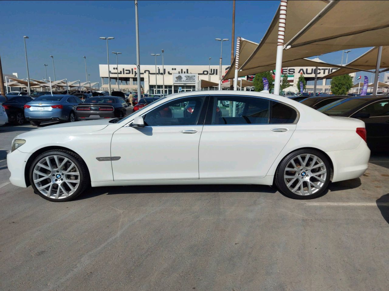 BMW 7-Series - Image 4