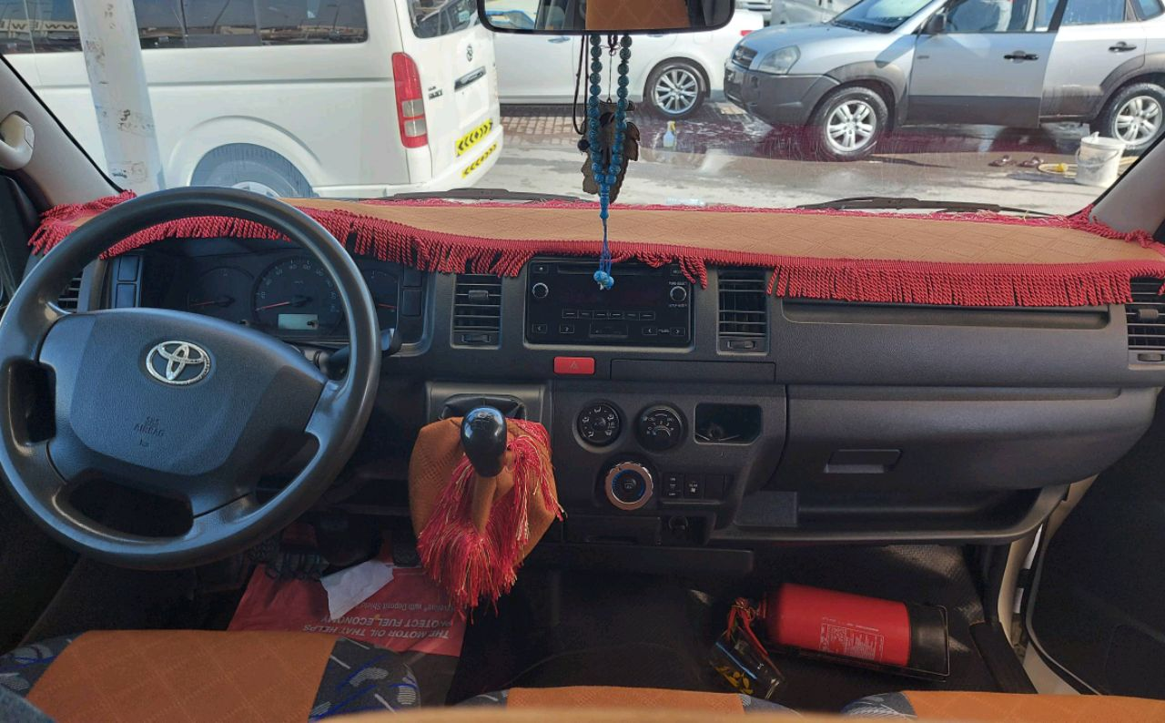 Toyota Hiace - Image 6