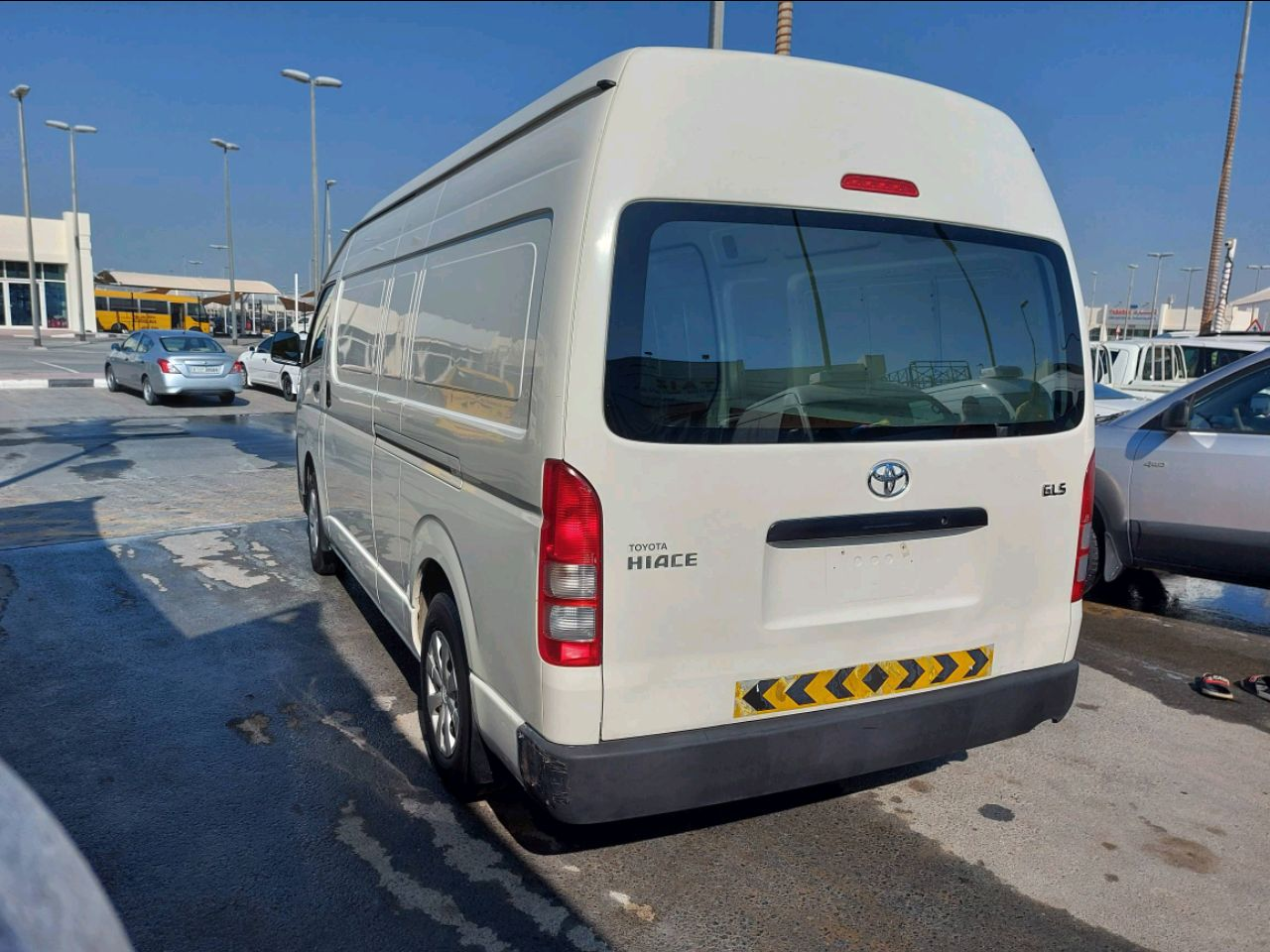 Toyota Hiace - Image 4