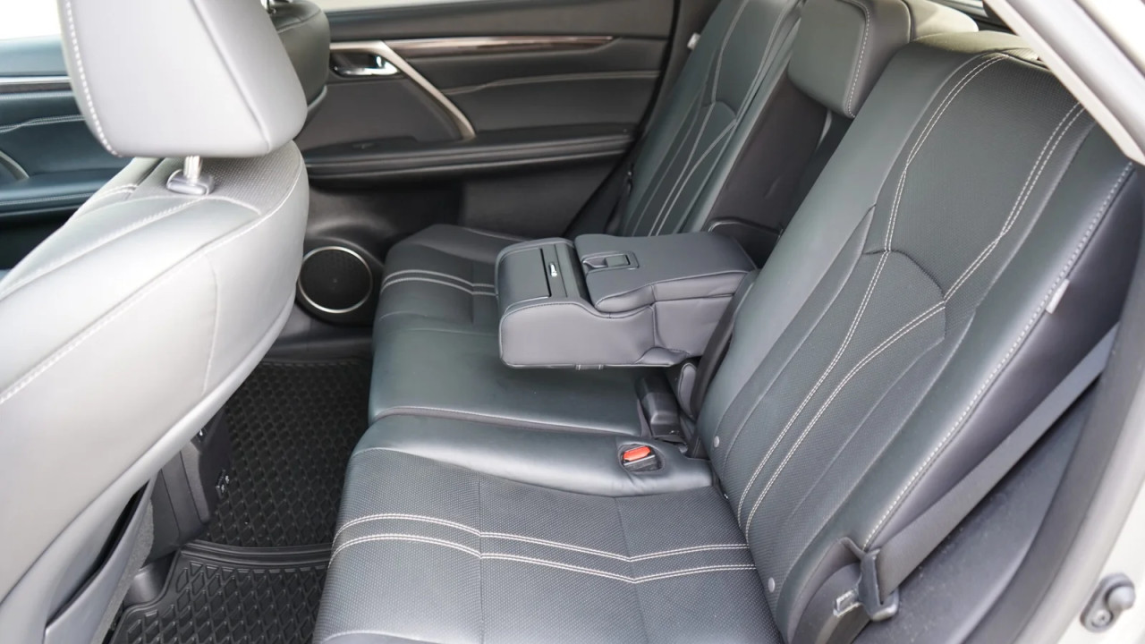 Lexus RX-Series - Image 2