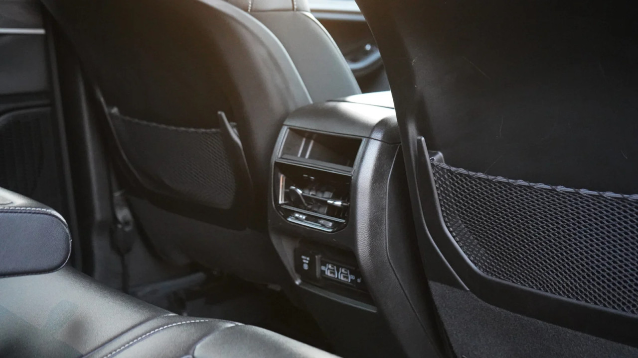Jeep Grand Cherokee - Image 9