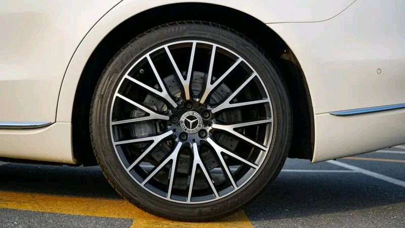 Mercedes Benz S-Class - Image 8