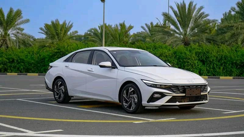 Hyundai Elantra - Image 11