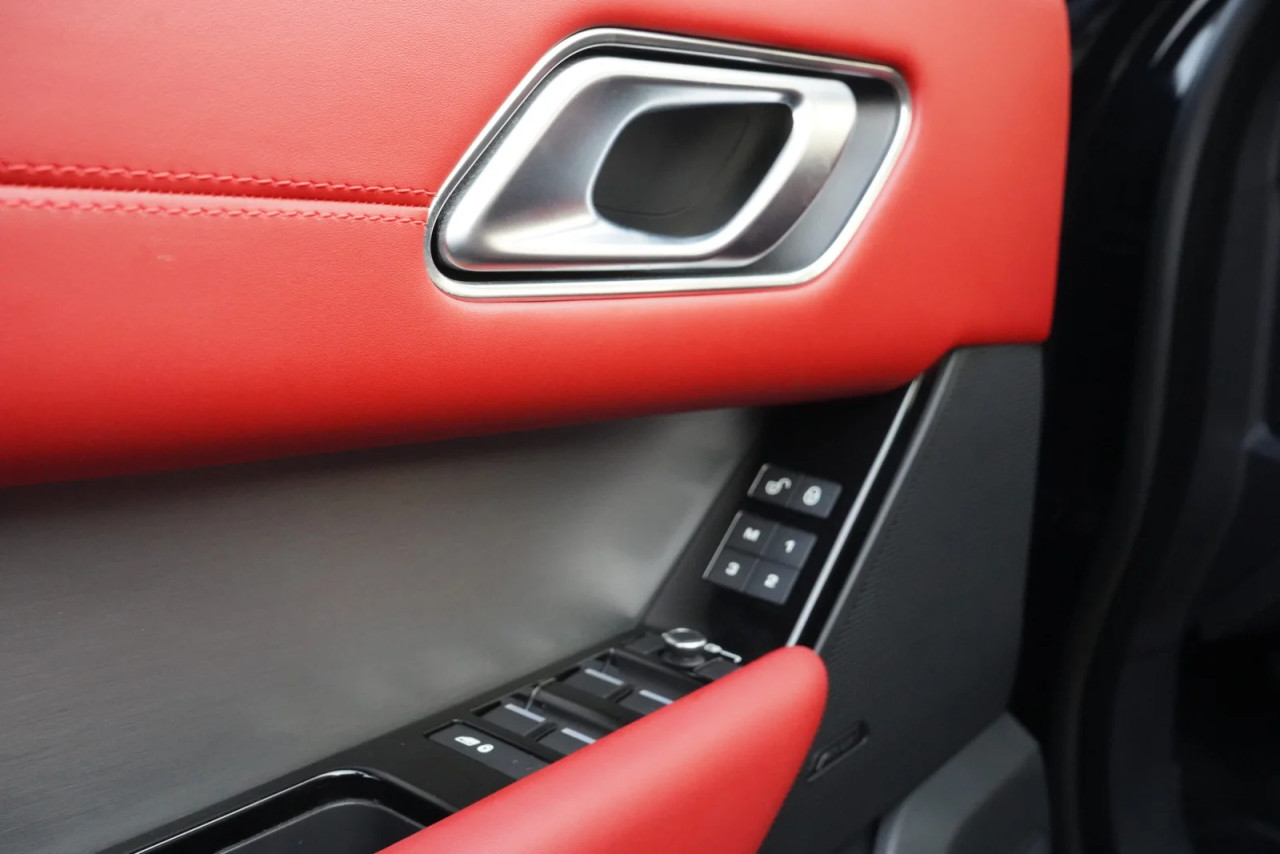 Range Rover VELAR - Image 8