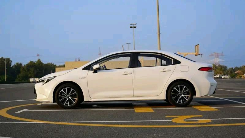 Toyota Corolla - Image 12