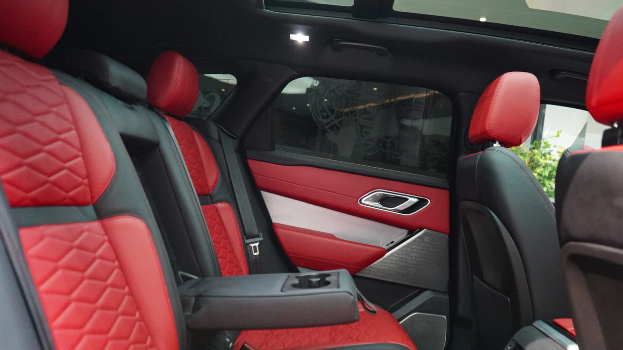 Range Rover VELAR - Image 9