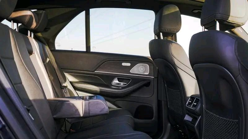 Mercedes Benz GLE SUV - Image 11