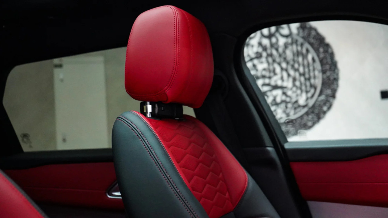 Range Rover VELAR - Image 2