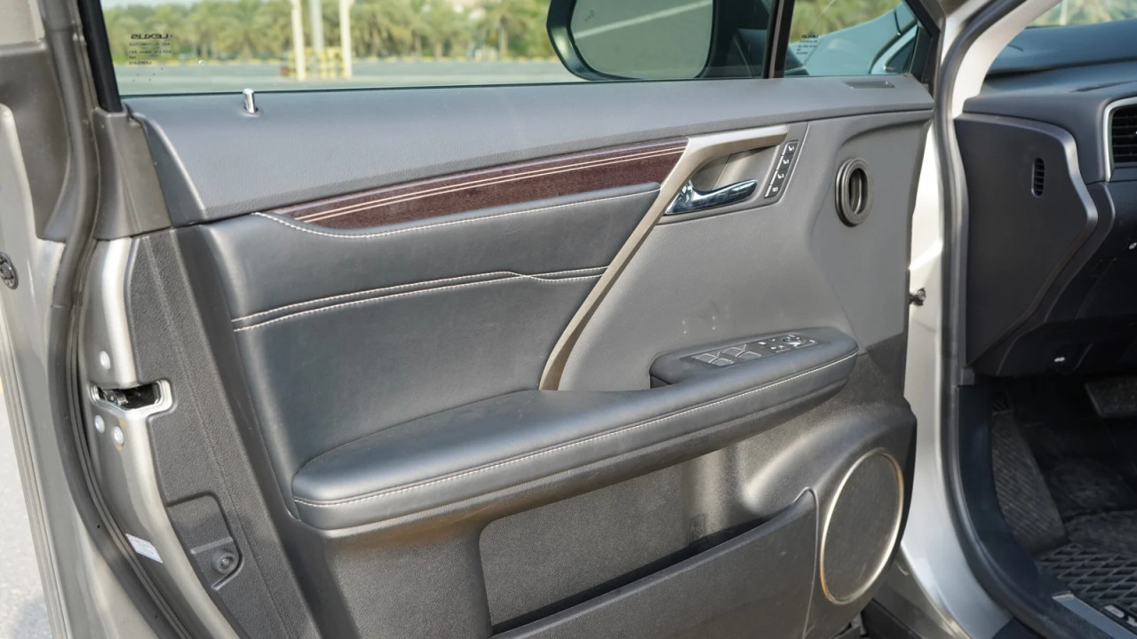 Lexus RX-Series - Image 5