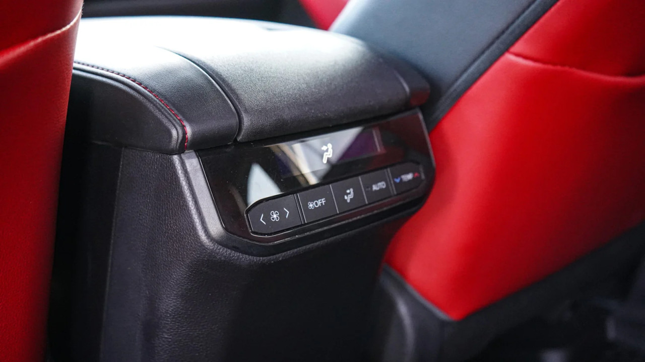 Toyota Highlander - Image 12