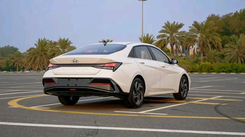 Hyundai Elantra - Image 7