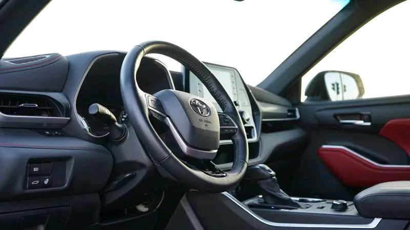 Toyota Highlander - Image 11