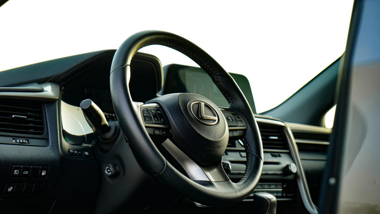 Lexus RX-Series - Image 2