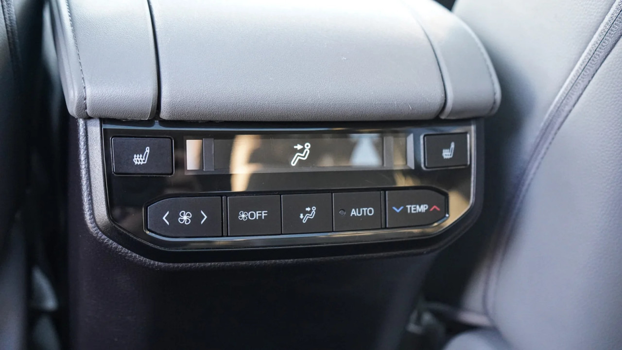 Toyota Highlander - Image 8