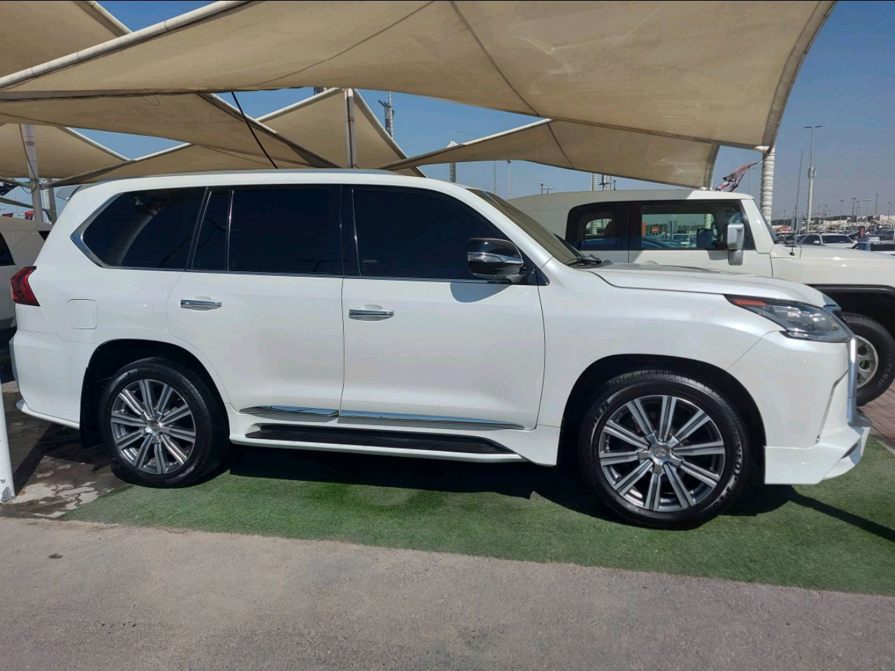 Lexus LX-Series - Image 4