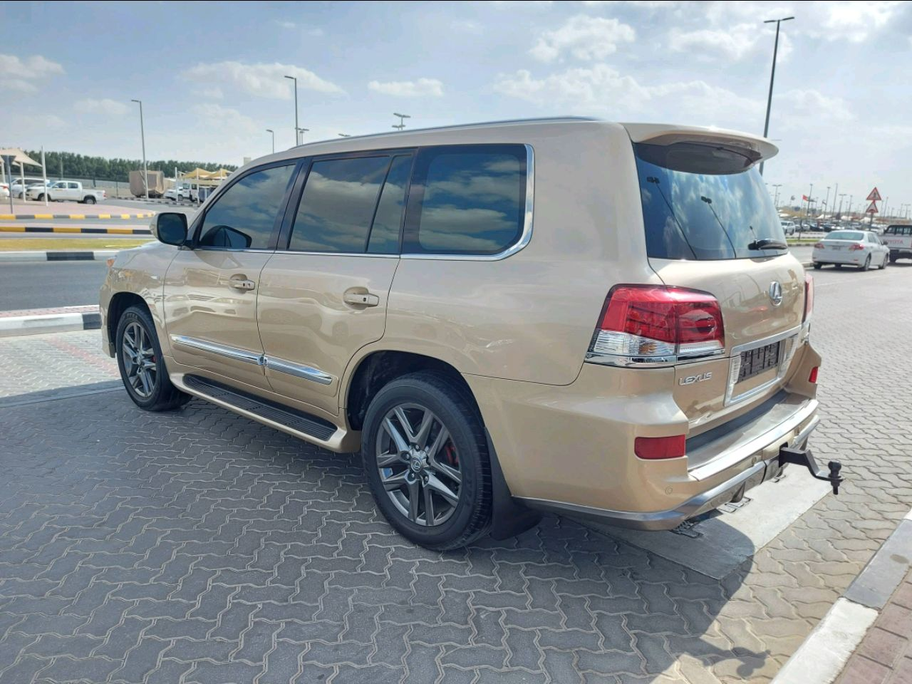 Lexus LX-Series - Image 3