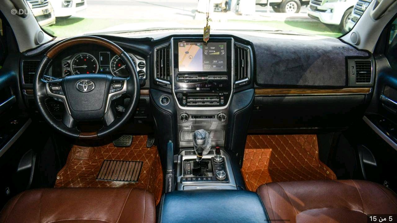 Toyota Land Cruiser - Image 6