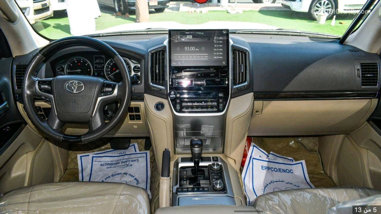 Toyota Land Cruiser - Image 6