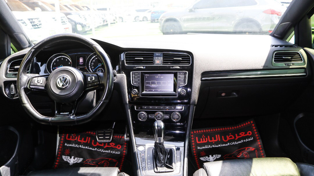 Volkswagen Golf R - Image 2