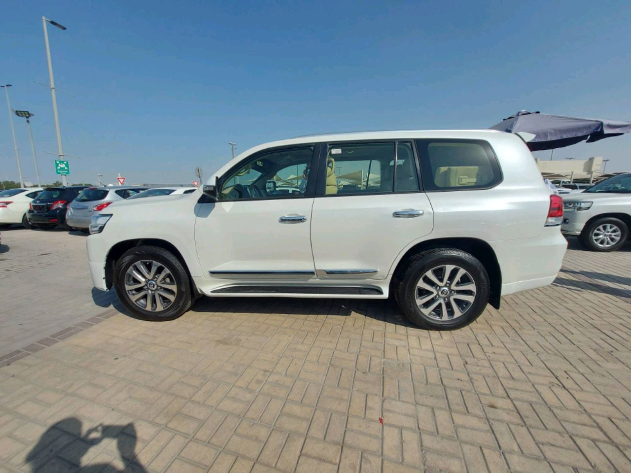 Toyota Land Cruiser - Image 5