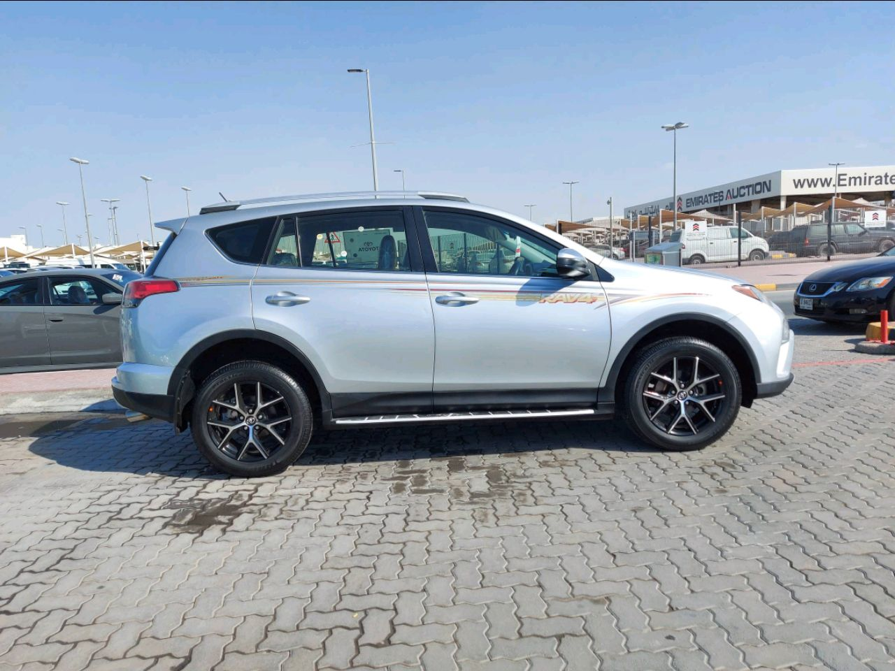 Toyota Rav 4 - Image 5