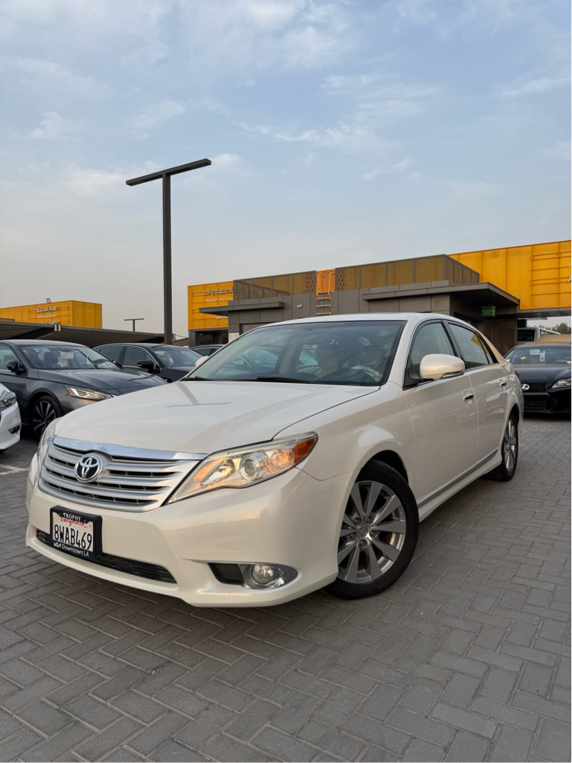 Toyota Avalon - Image 5