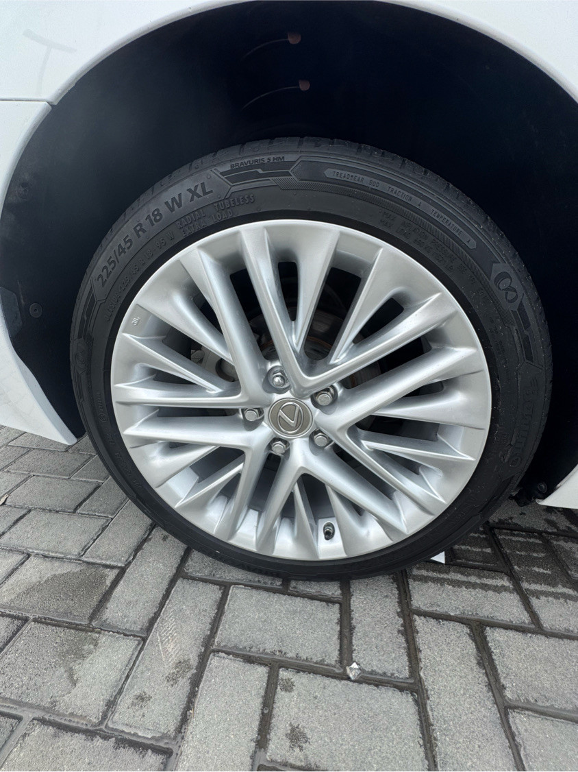 Lexus ES-Series - Image 8